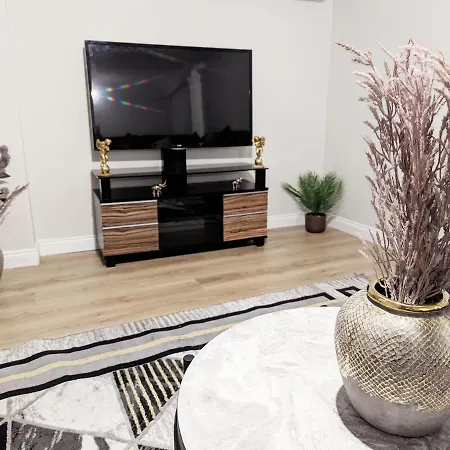 Chic & Large 3-bedroom Flat In Sisli Διαμέρισμα *
